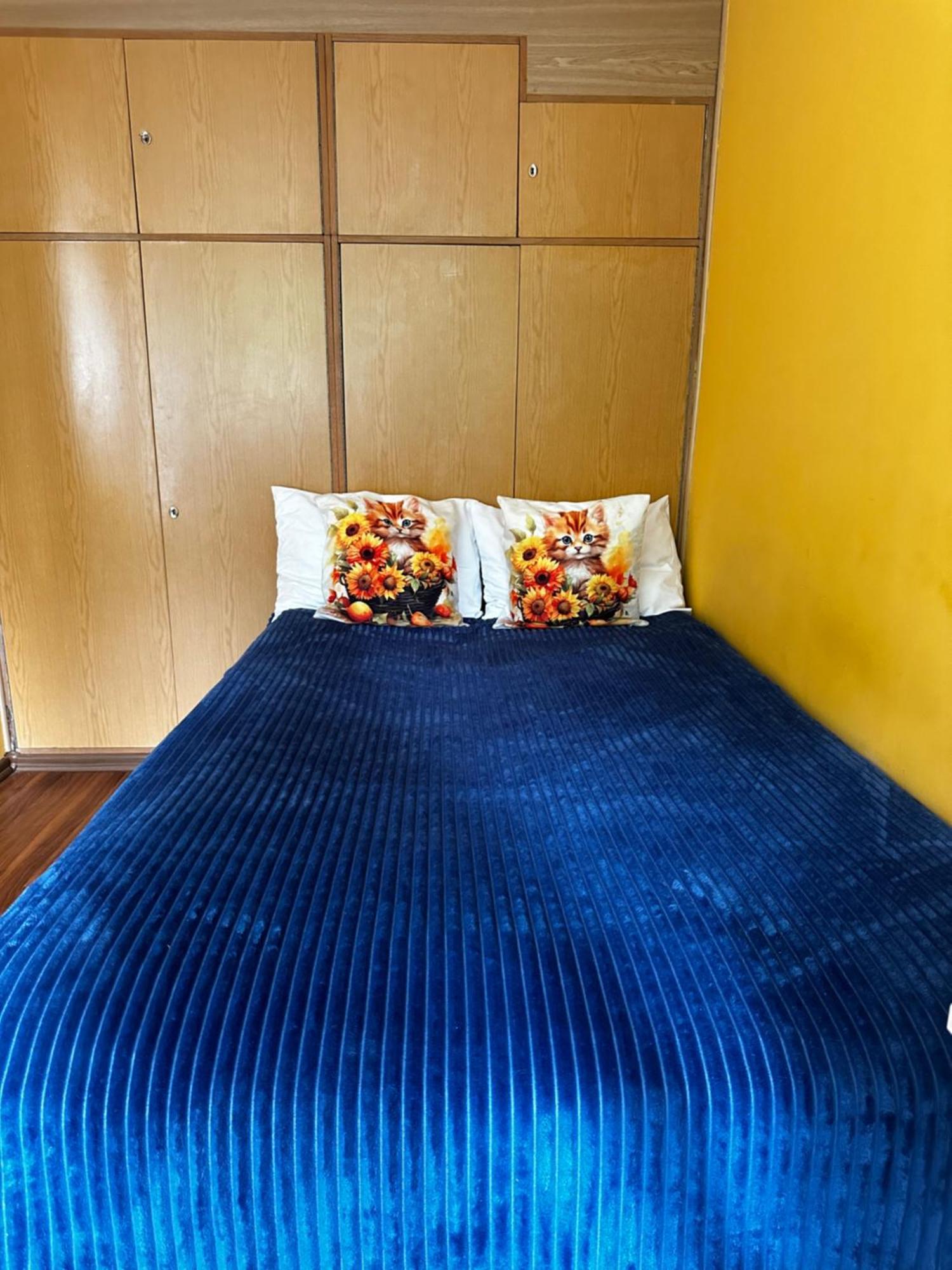 Отель Travel House Вроцлав Экстерьер фото