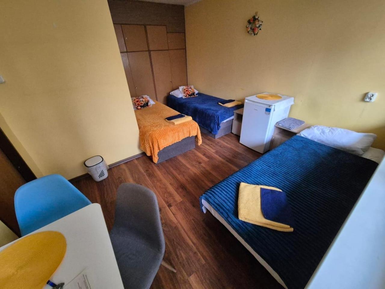 Отель Travel House Вроцлав Экстерьер фото